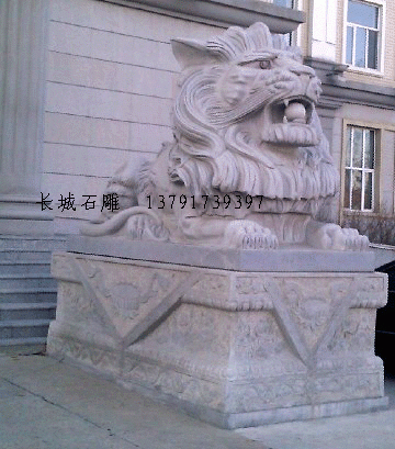 石雕臥獅子，蹲獅子