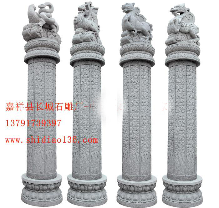 石雕四大神獸在擺放的位置上也是有講究的，東為青龍，西為白虎，南為朱雀，北為玄武。我國講究的是風水，所以都要按照風水的最佳位置擺放四大神獸雕刻。而四大神獸的雕刻更是我國石雕藝術的一種文化體現。